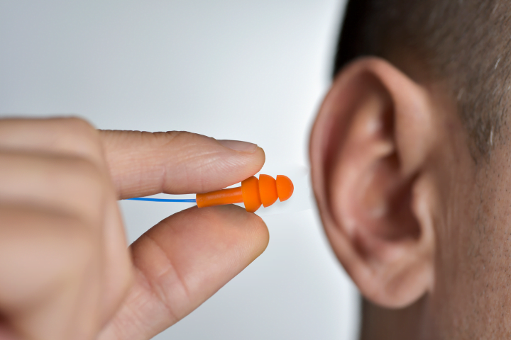 Protetor auricular de inserção X concha: qual a melhor opção?