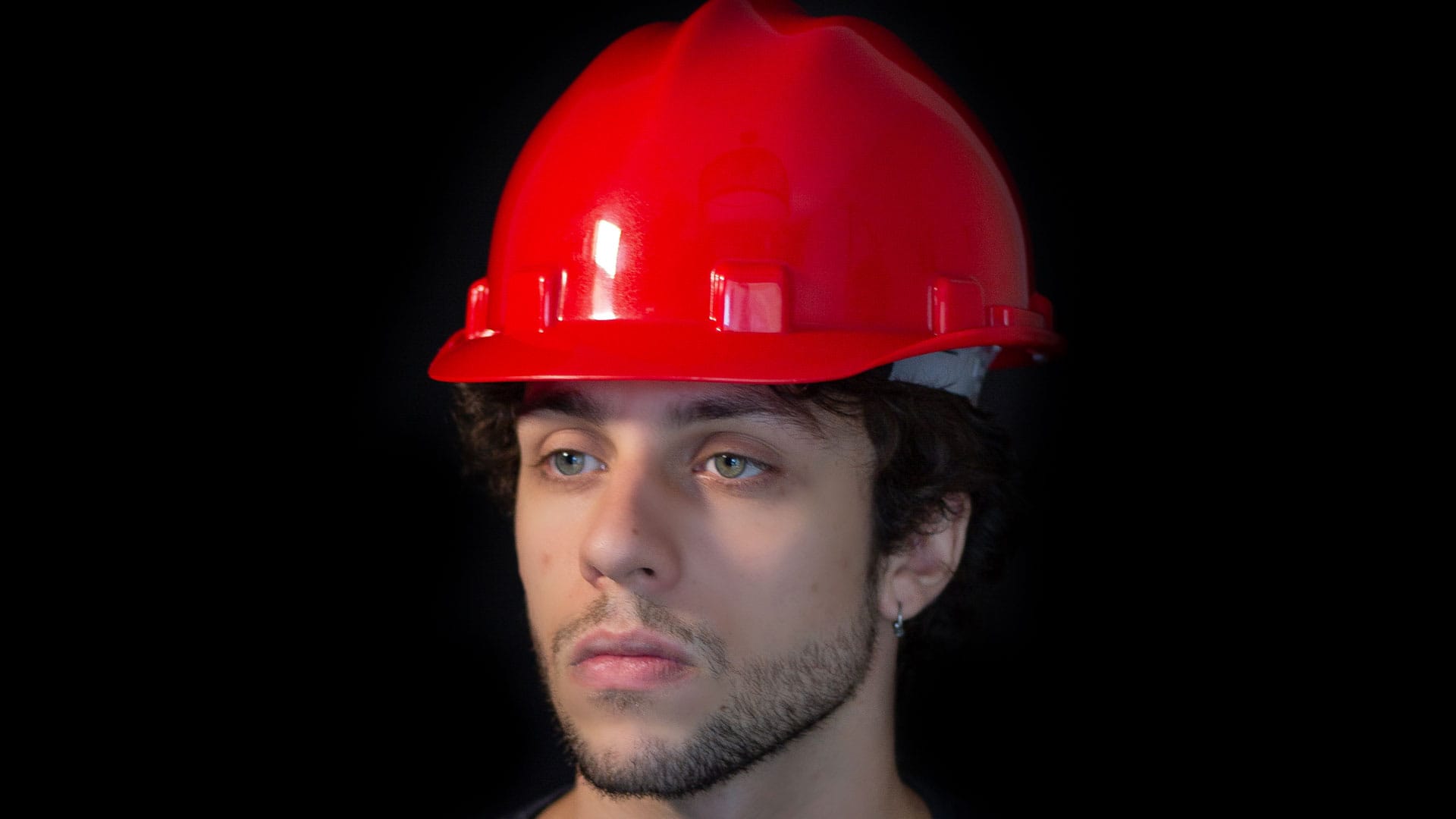 Dicas para escolher o melhor capacete contra choques-elétricos