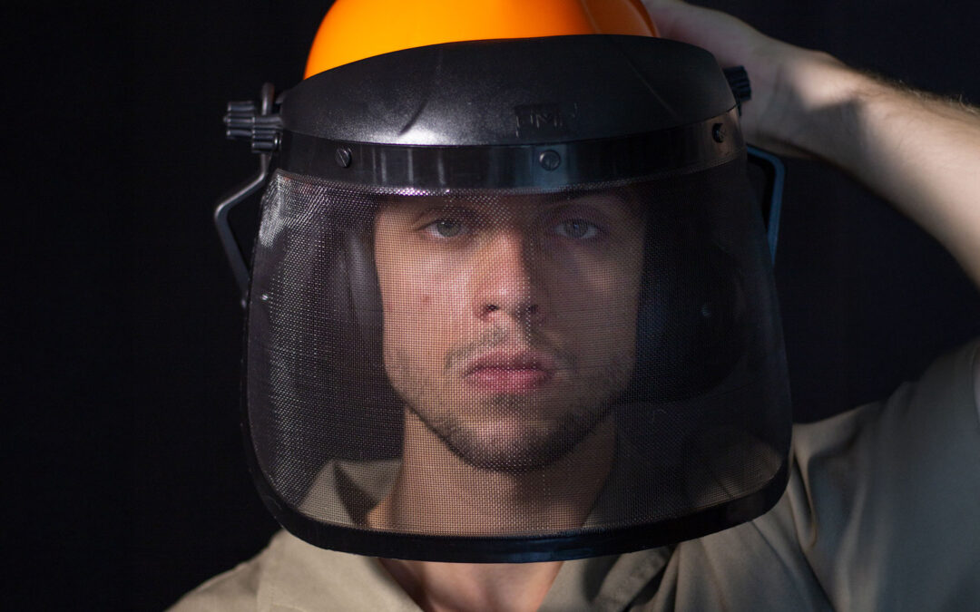 A importância do protetor facial para prevenção de acidentes